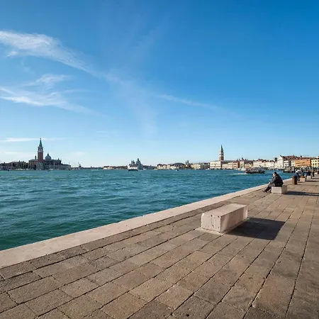 Ca'lina Near Biennale Apartament