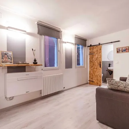 アパート Ca'lina Near Biennale ヴェネツィア