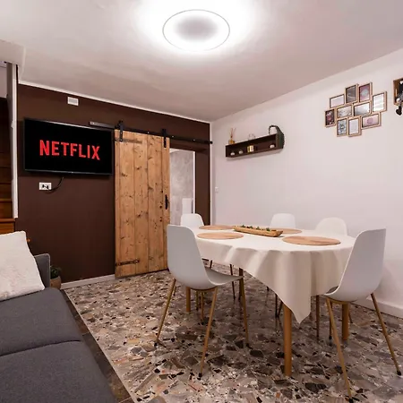 Ca'lina Near Biennale * ヴェネツィア