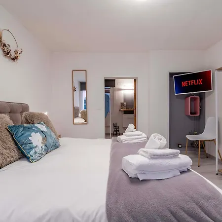 Ca'lina Near Biennale * ヴェネツィア