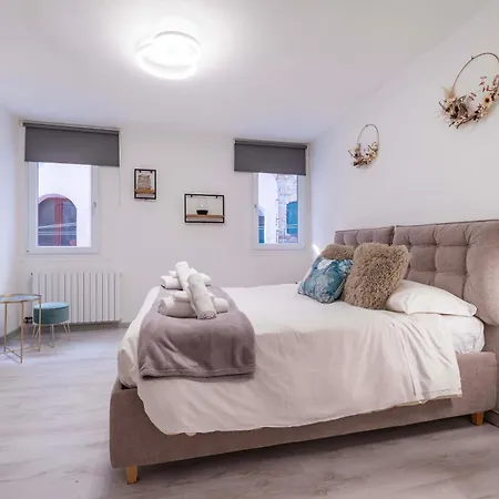 Ca'lina Near Biennale *